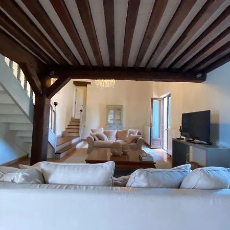 فيلة La Loge Paulhiac