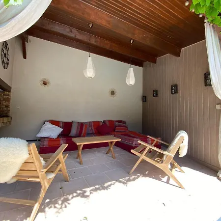 فيلة La Loge Paulhiac
